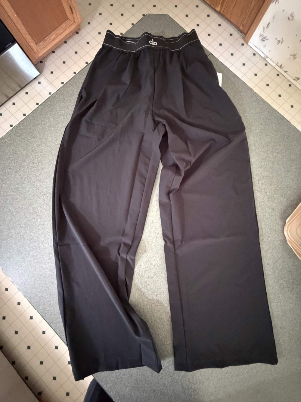 ALO Yoga Women’s Black Wide-Leg Lounge Pants